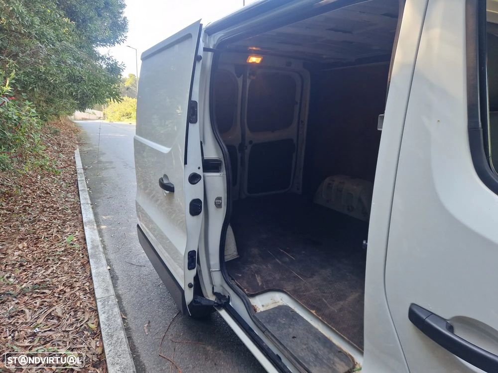 Renault Trafic 2014 photo 4