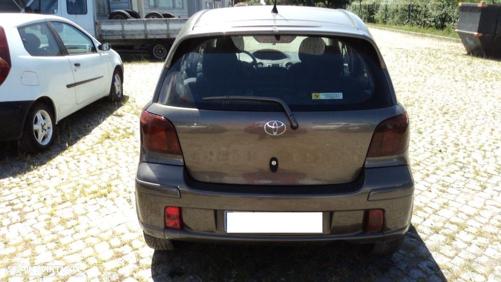 Toyota Yaris 1.4D-4D 5P 2005 - Para Peças - 7