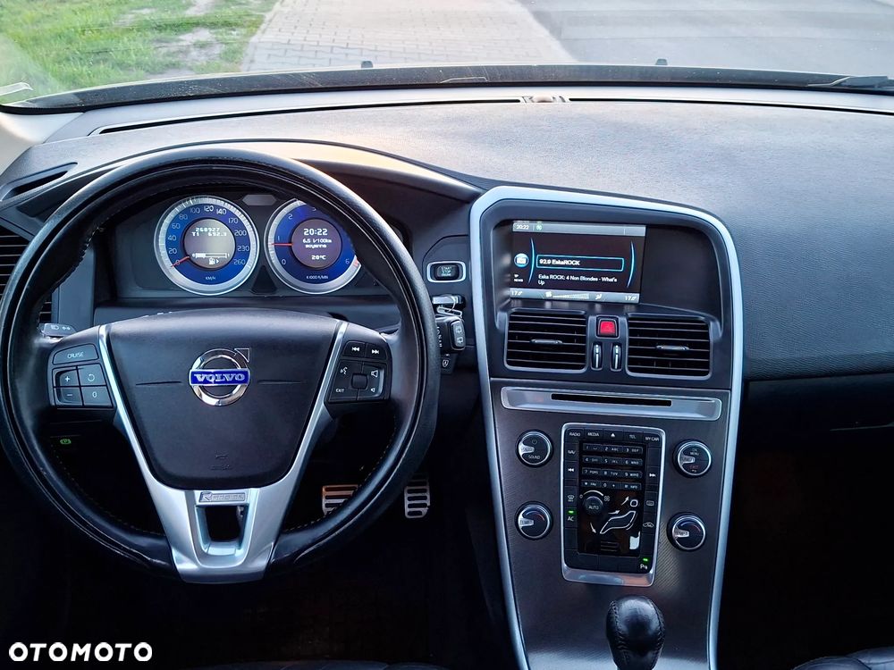 Volvo XC 60 D4 RDesign - 16