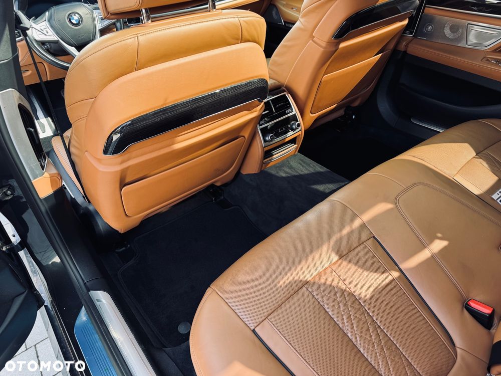BMW Seria 7 750Li xDrive Edition Exclusive - 11