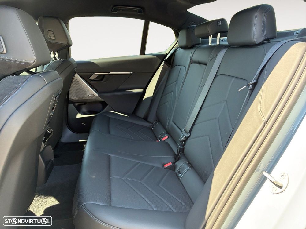BMW i5 eDrive40 - 10