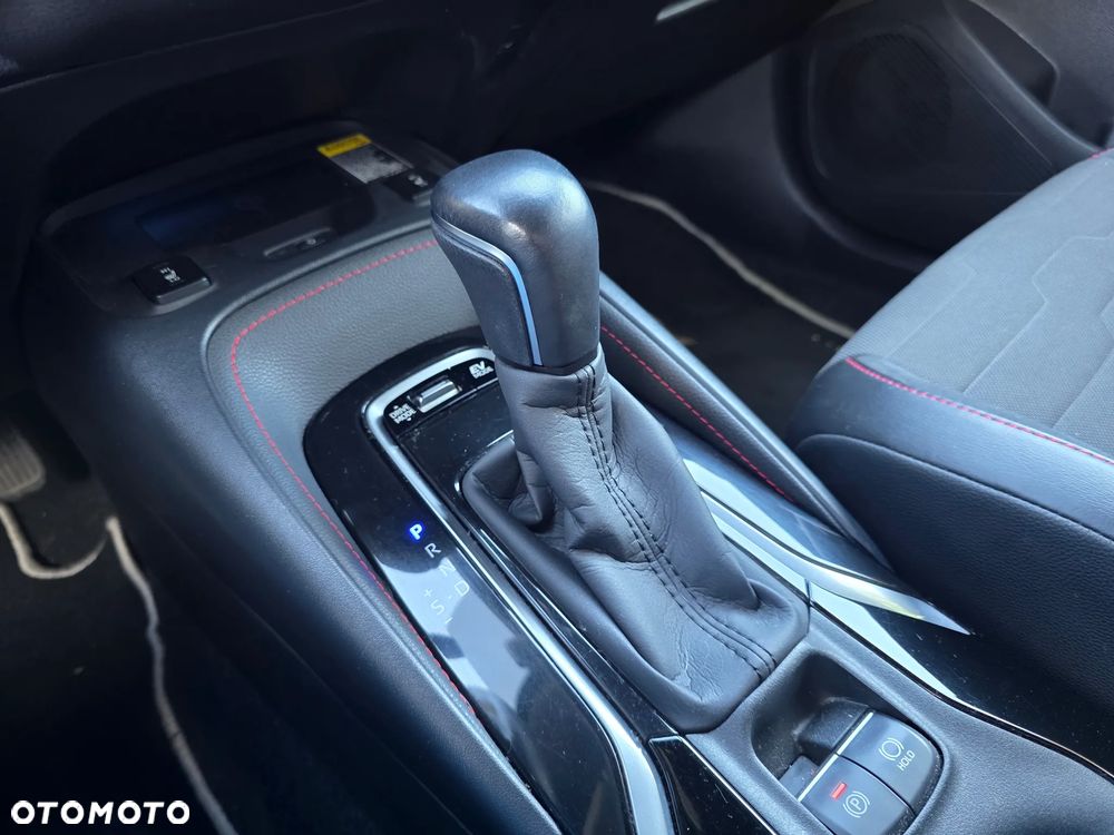 Toyota Corolla 2.0 Hybrid Executive - 18