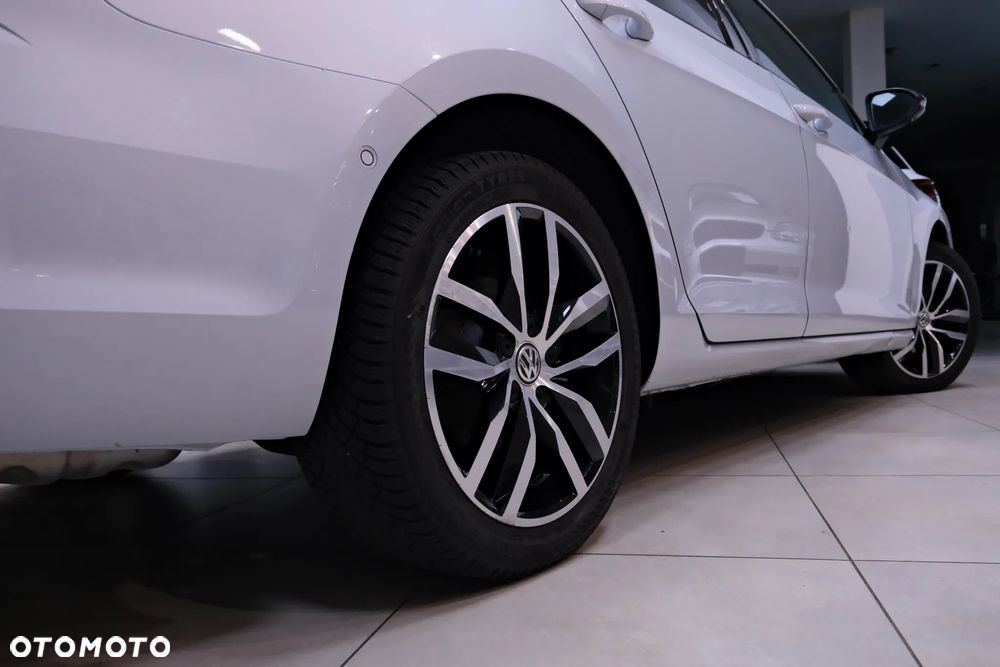 Volkswagen Golf 2.0 TSI OPF DSG R-Line - 12