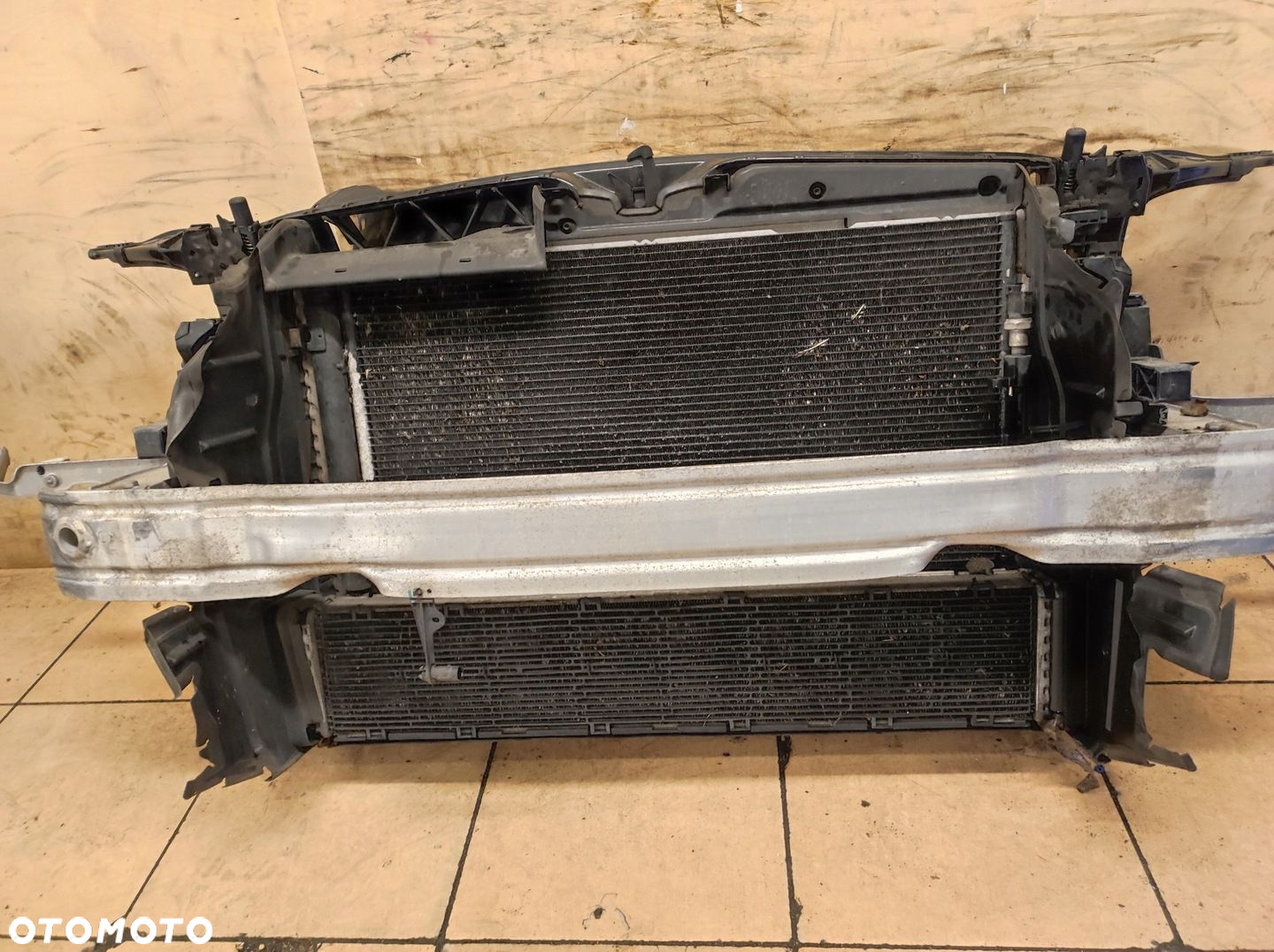 Pas belka wzmocnienie chłodnice Audi A6 C7 Lift 2.0 TDI - 3