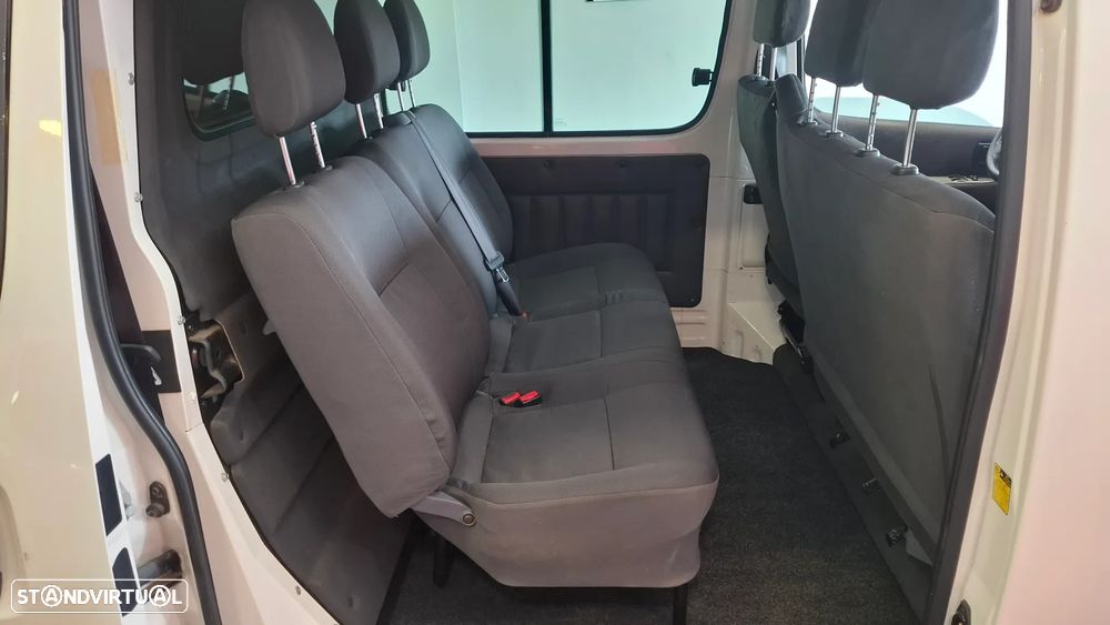 Toyota HiAce 2.5 D-4D Service 2.8T AC - 23