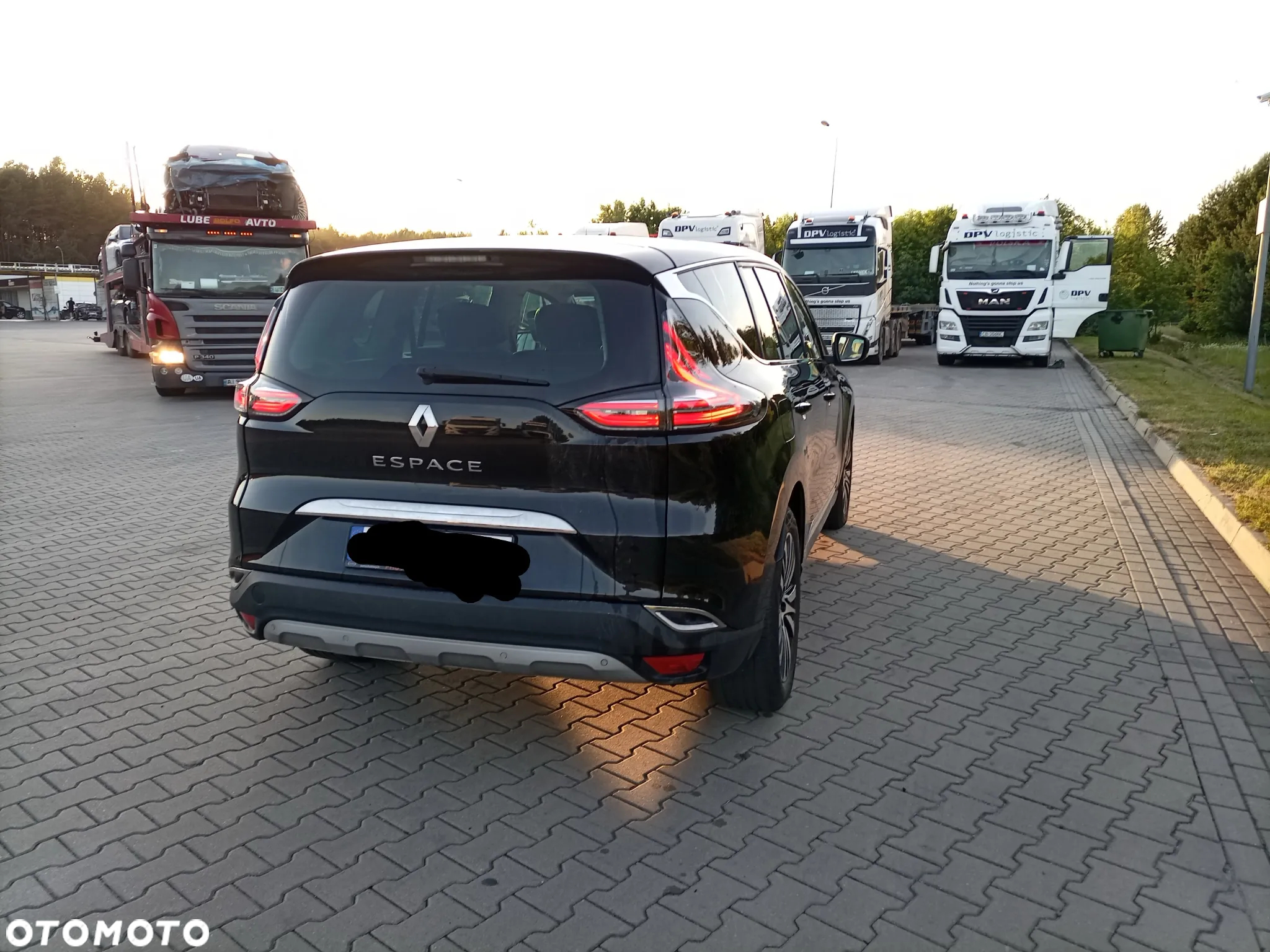Renault Espace 1.6 dCi Energy Initiale Paris EDC - 4
