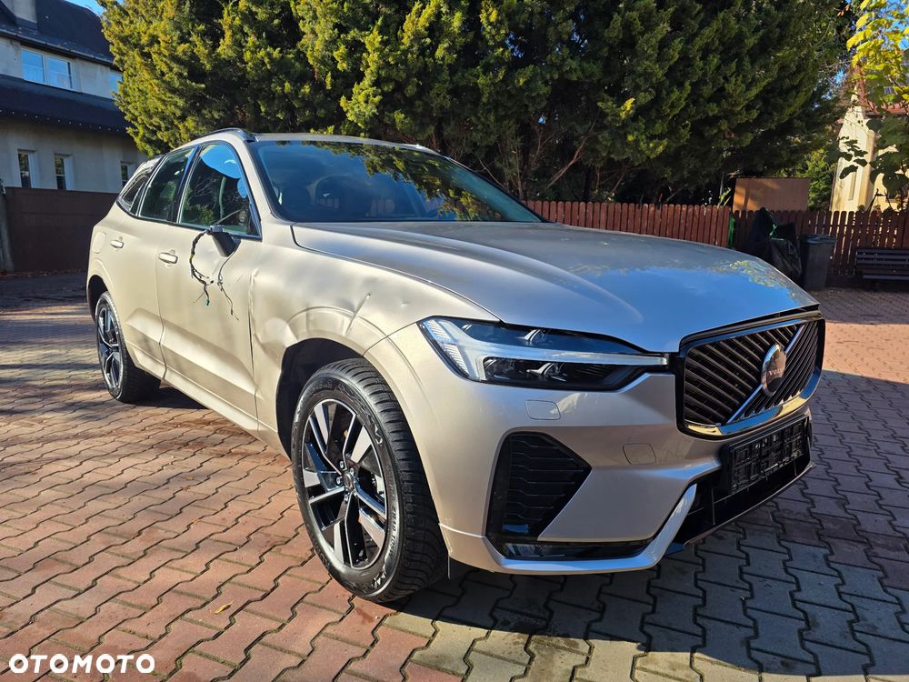 Volvo XC 60 B5 B AWD Plus Dark - 1