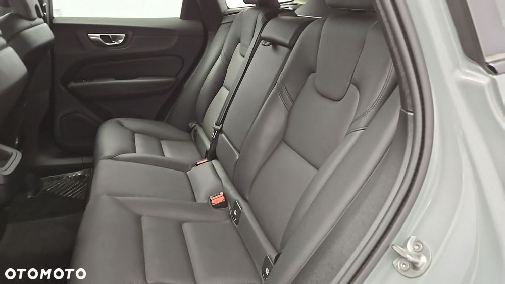 Volvo XC 60 B5 B AWD Plus Dark - 23