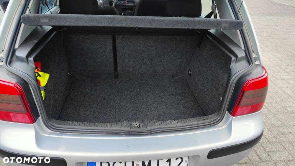 Volkswagen Golf - 25
