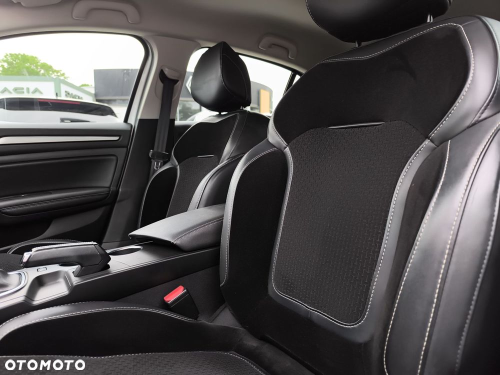 Renault Megane 1.5 Blue dCi Intens - 11
