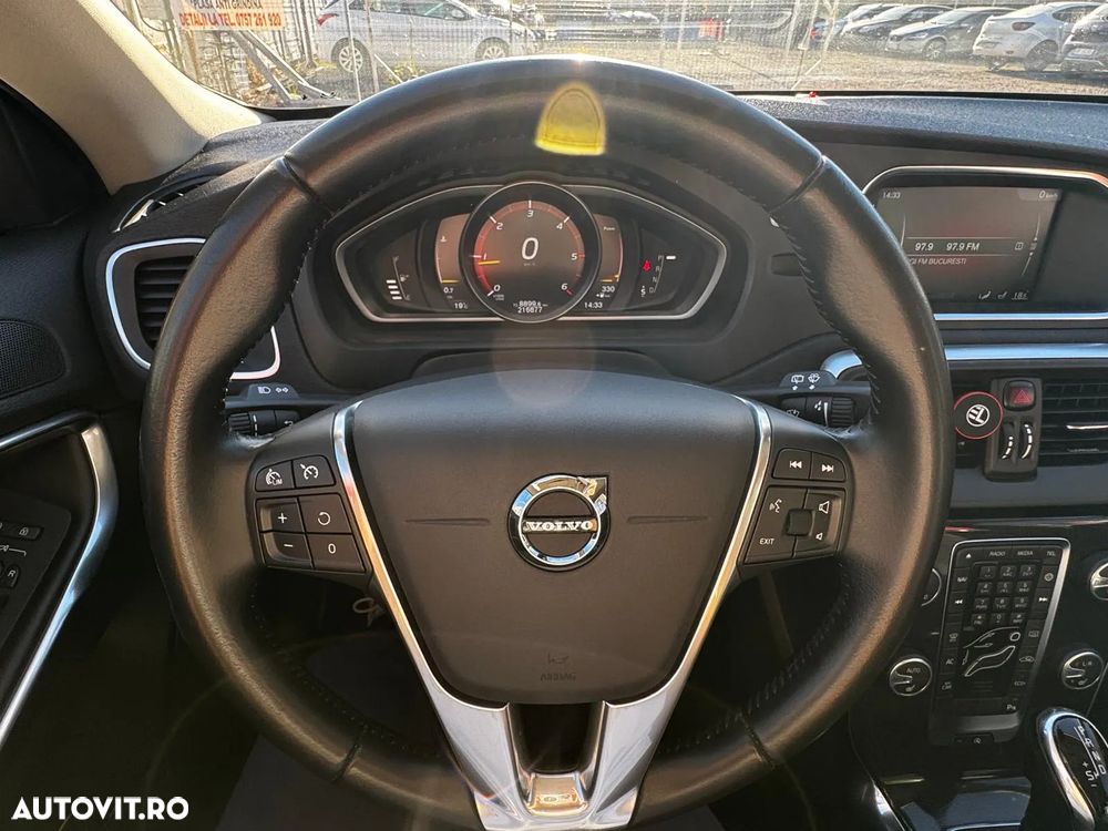 Volvo V40 D3 Aut. Inscription - 13