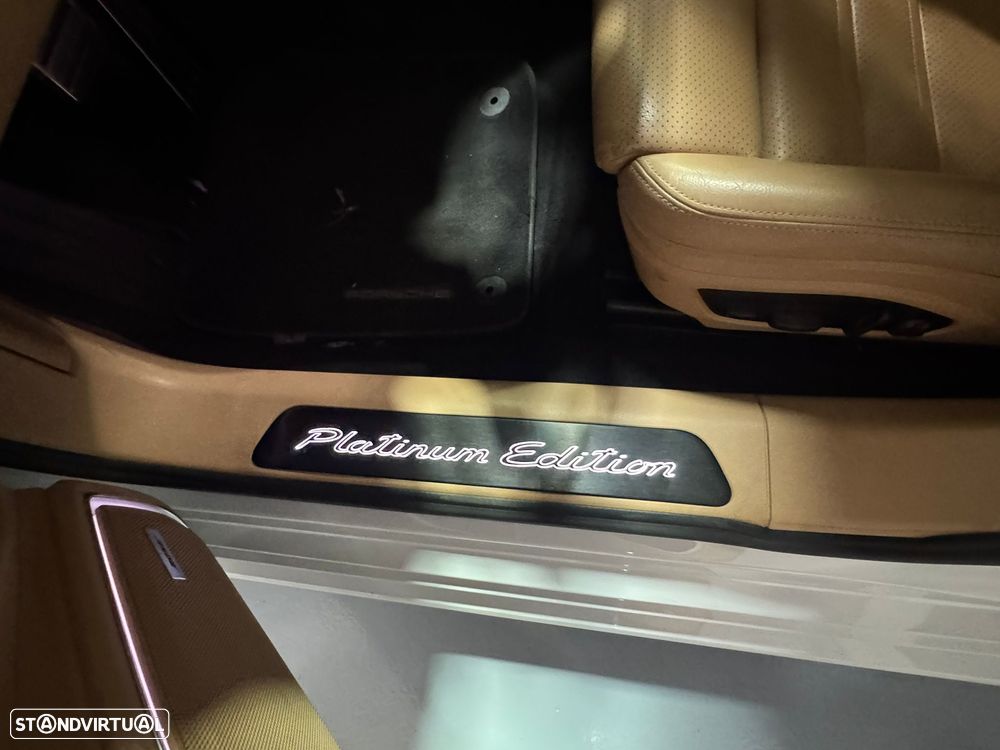 Porsche Panamera 4 E-Hybrid Platinum Edition - 9