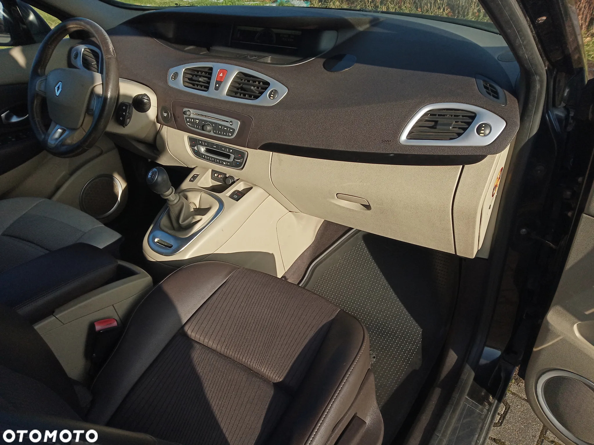 Renault Scenic 1.9 dCi Expression - 24