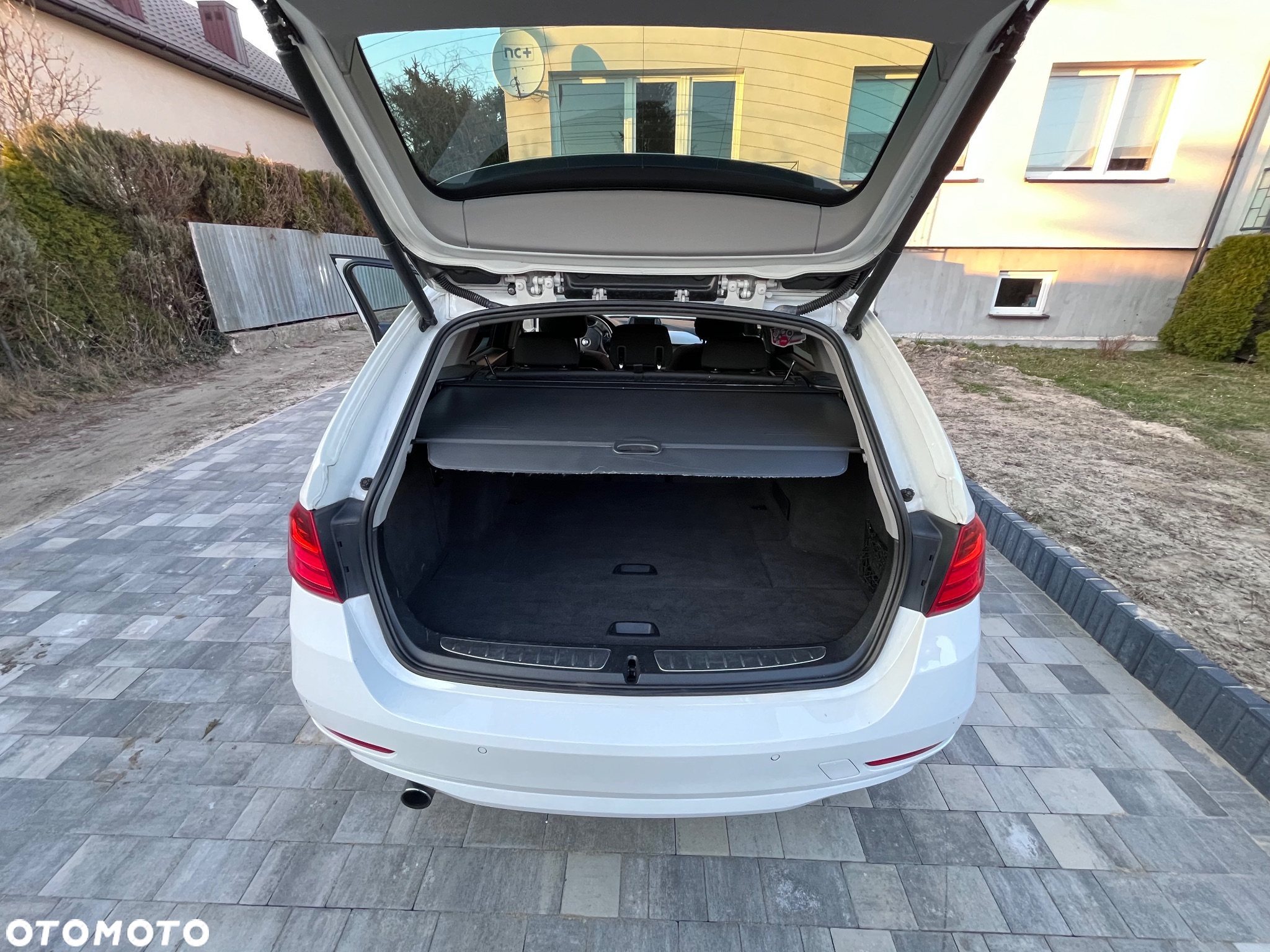 BMW Seria 3 318d xDrive - 15