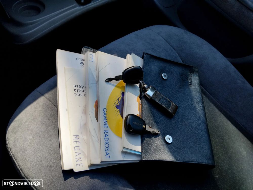 Renault Mégane 1.4 16V Dynamique - 13