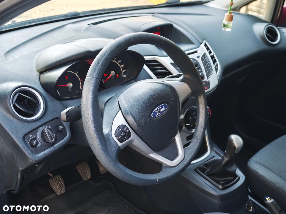 Ford Fiesta 1.25 Champions Edition - 23