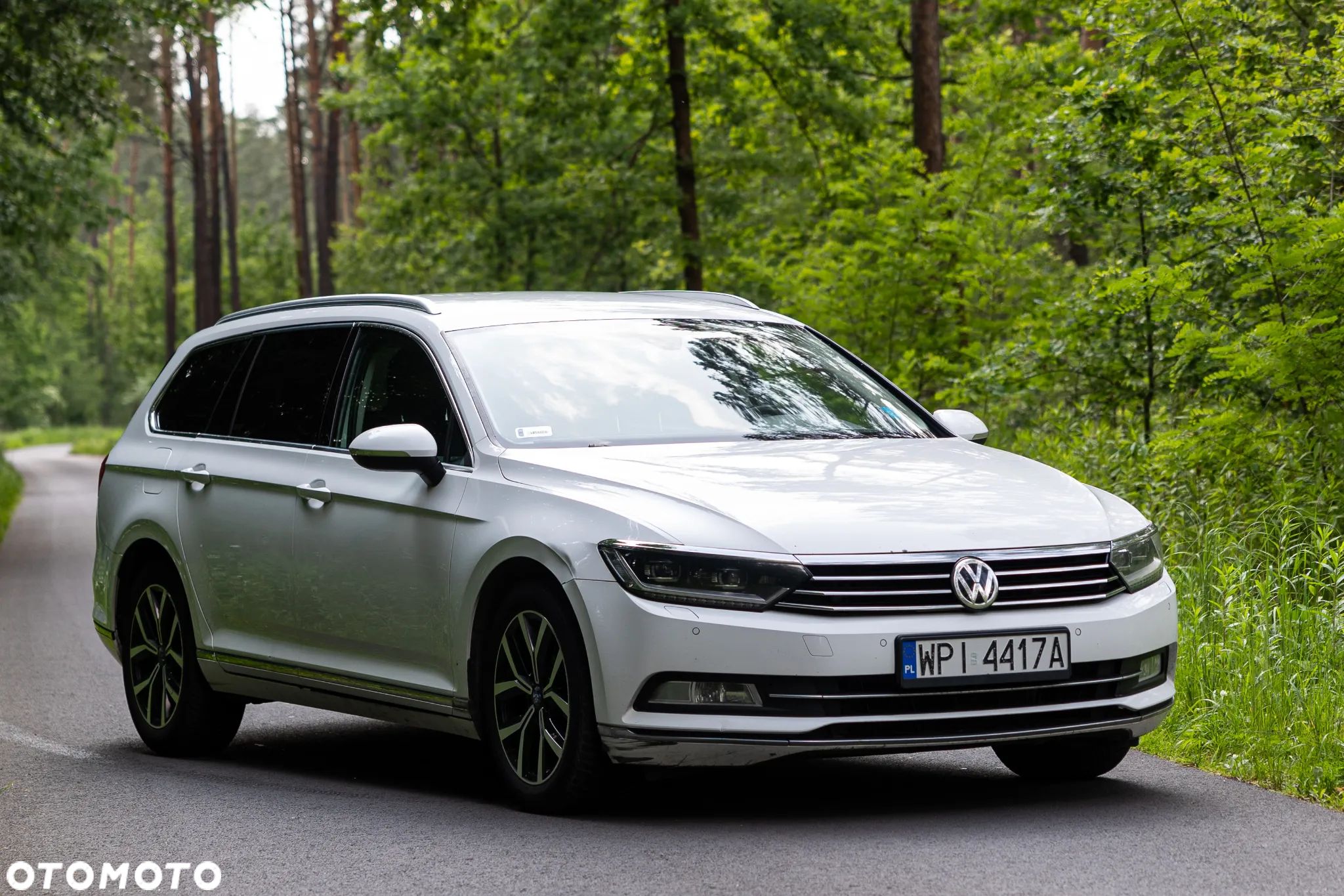 Volkswagen Passat - 1