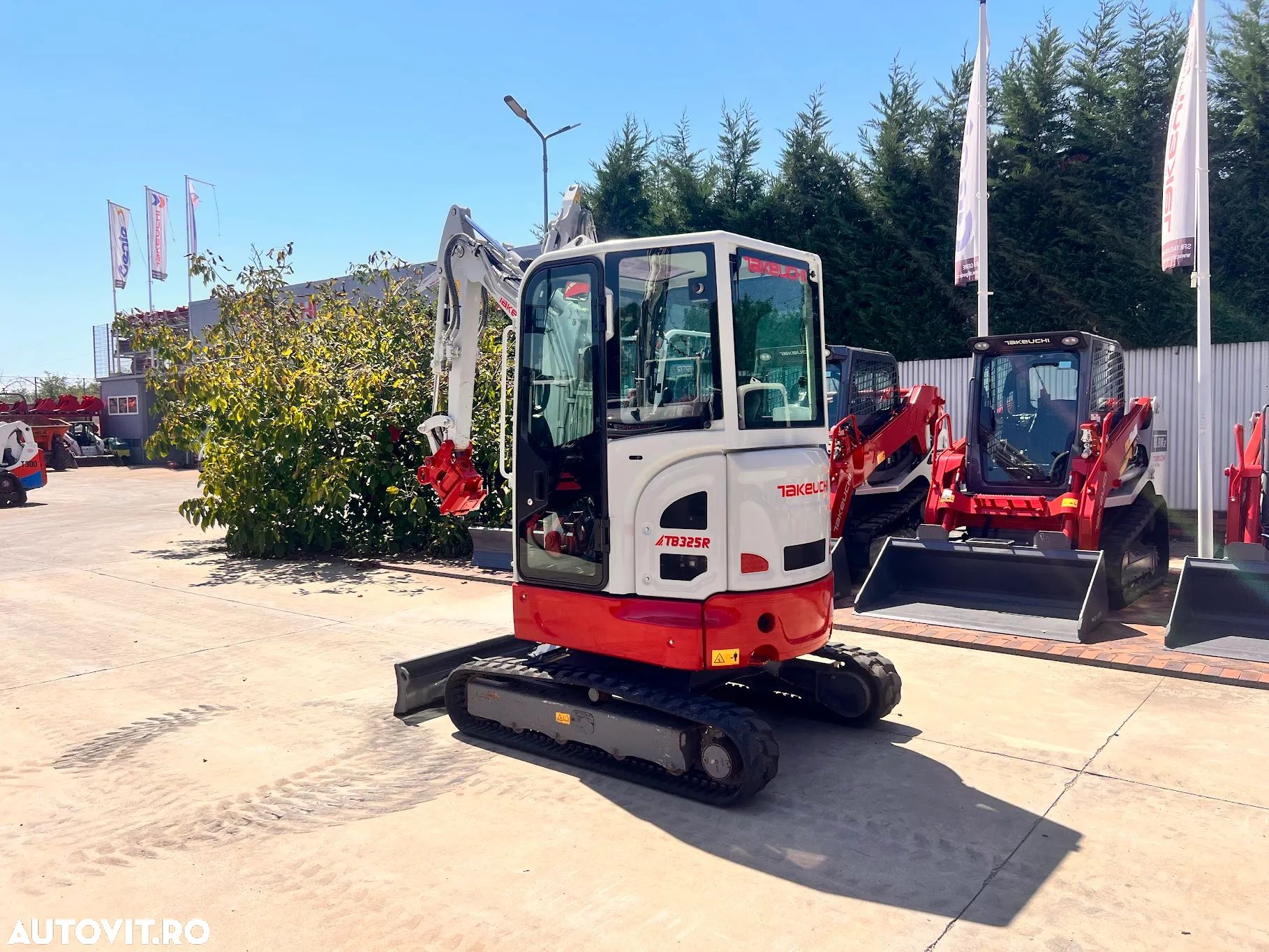 Takeuchi Tb 325 R - 1