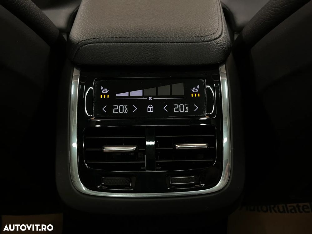Volvo XC 60 B6 MHEV AT8 AWD Inscription - 24