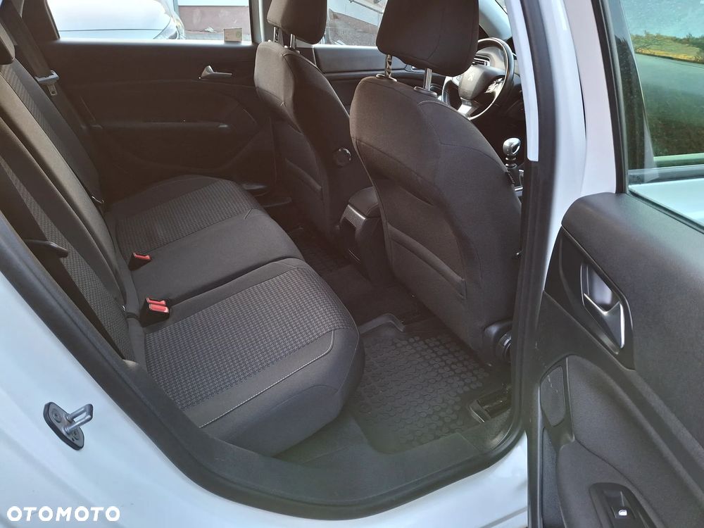 Opel Astra 1.6 CDTI Enjoy S&S - 19