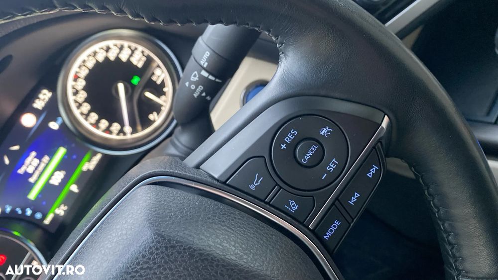 Toyota Camry 2.5 Hybrid Dynamic - 12