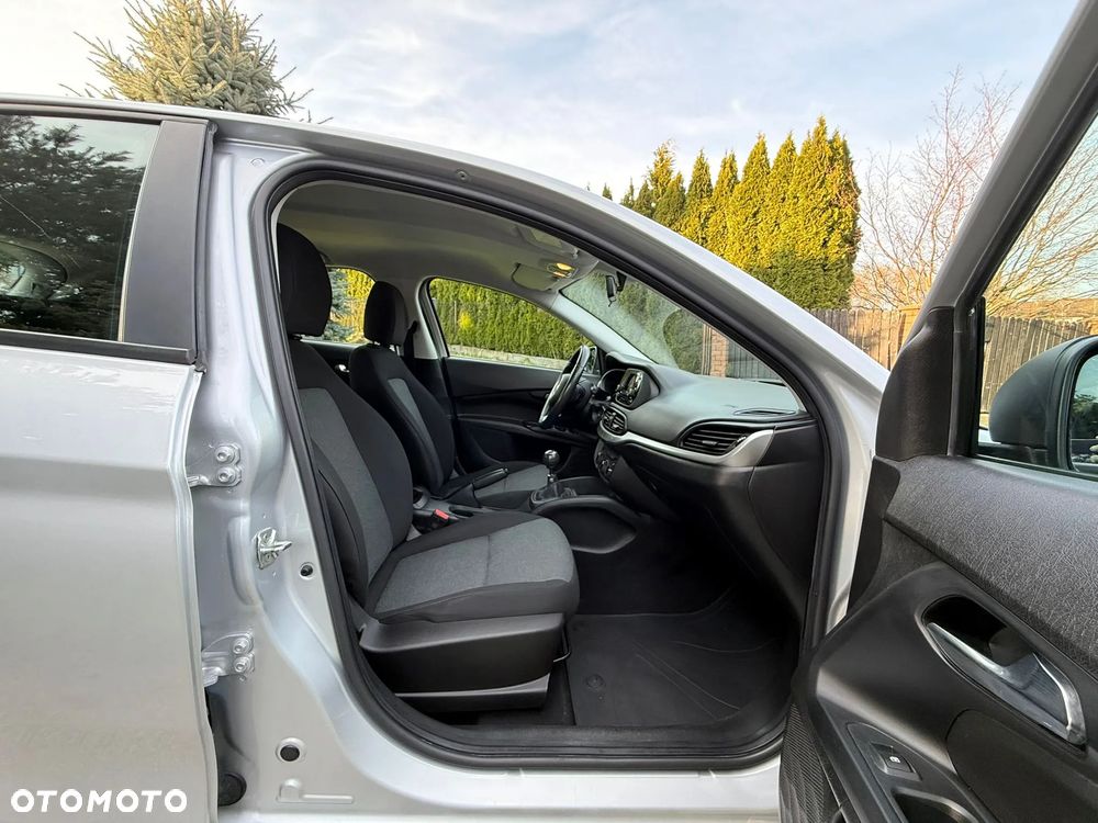 Fiat Tipo 1.4 T-Jet 16v Lounge - 26