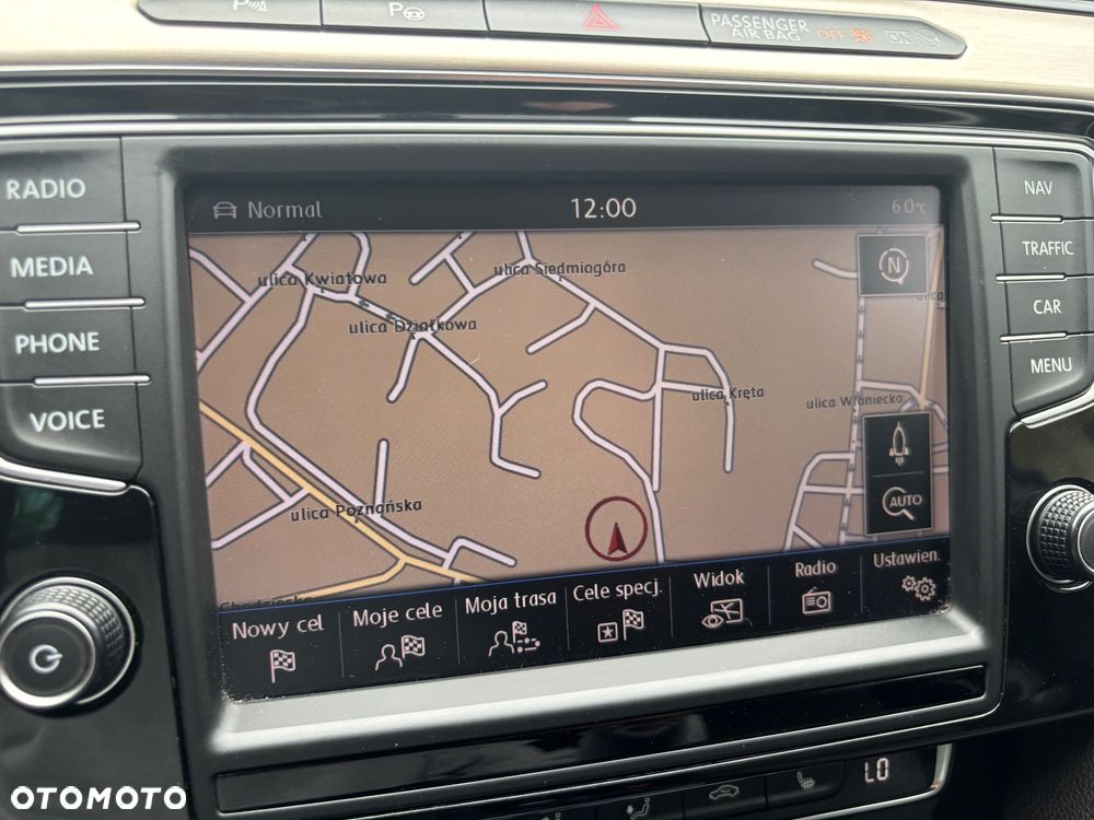 Volkswagen Passat 2.0 TDI (BlueMotion Technology) Highline - 22