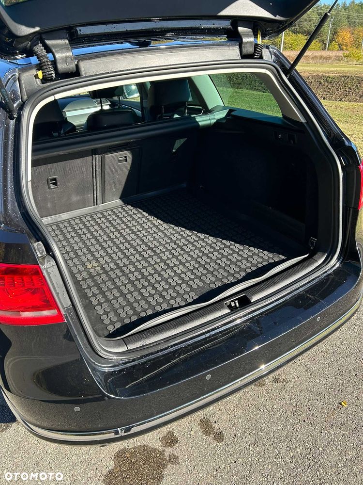 Volkswagen Passat - 11