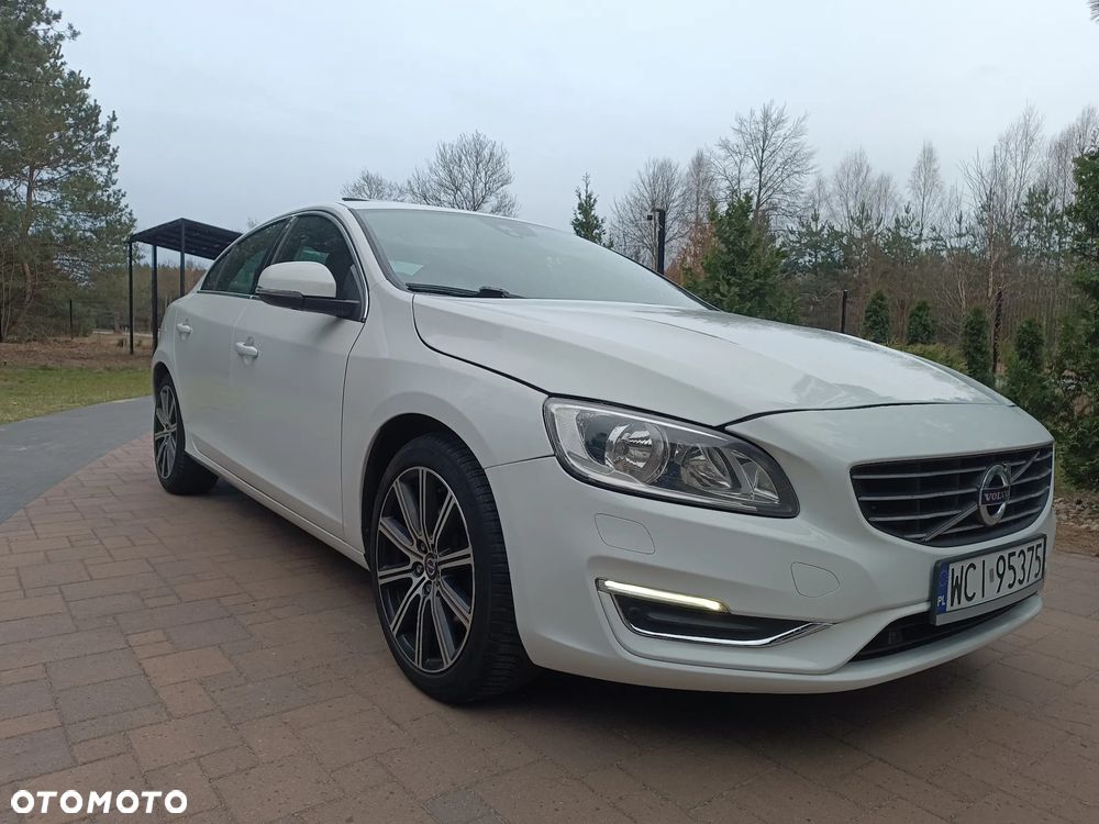 Volvo S60 T5 Drive-E Momentum - 16