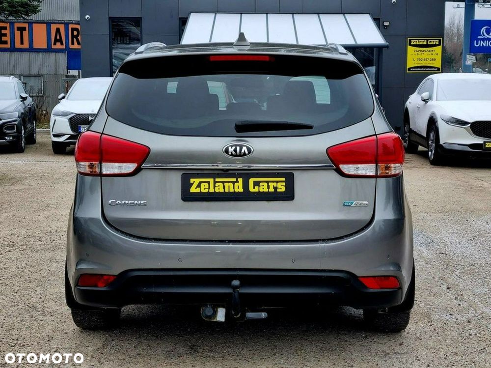 Kia Carens 1.7 CRDi L 7os - 6