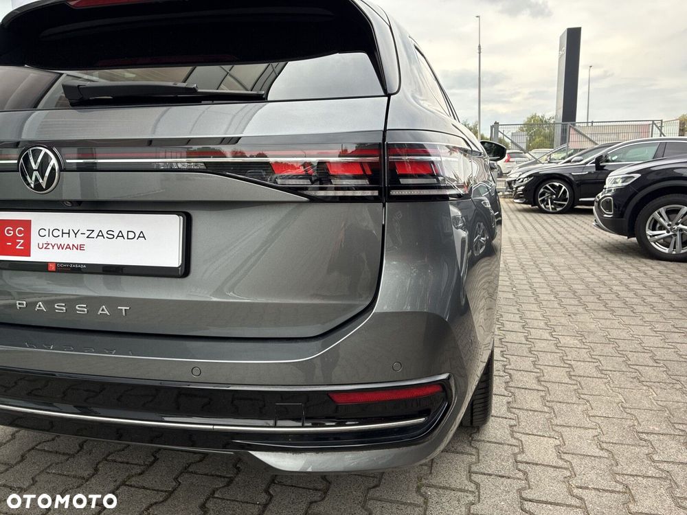 Volkswagen Passat Variant 2.0 TDI EVO Elegance DSG - 38