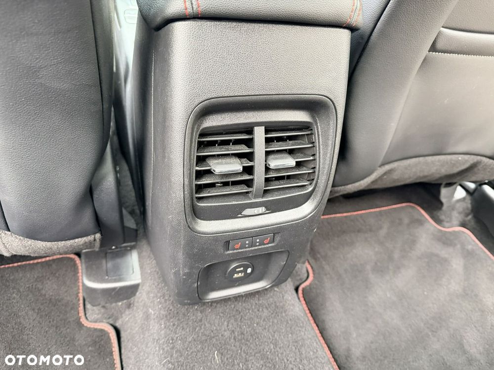 Ford Kuga - 26