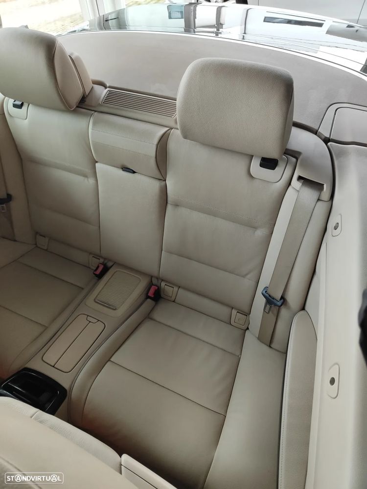 BMW 320 i M Sport Edition - 14