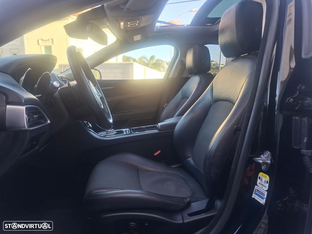 Jaguar XE 2.0 D Prestige Aut. - 25