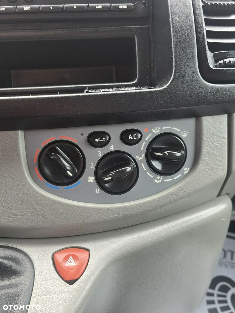 Renault Trafic - 24