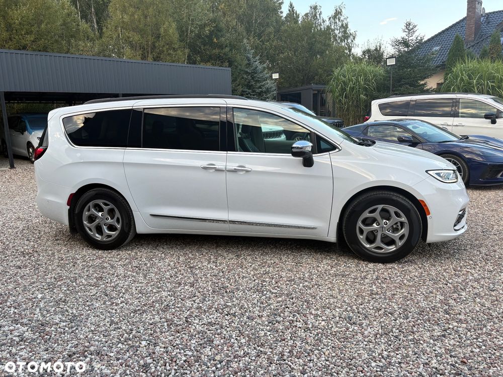 Chrysler Pacifica - 2