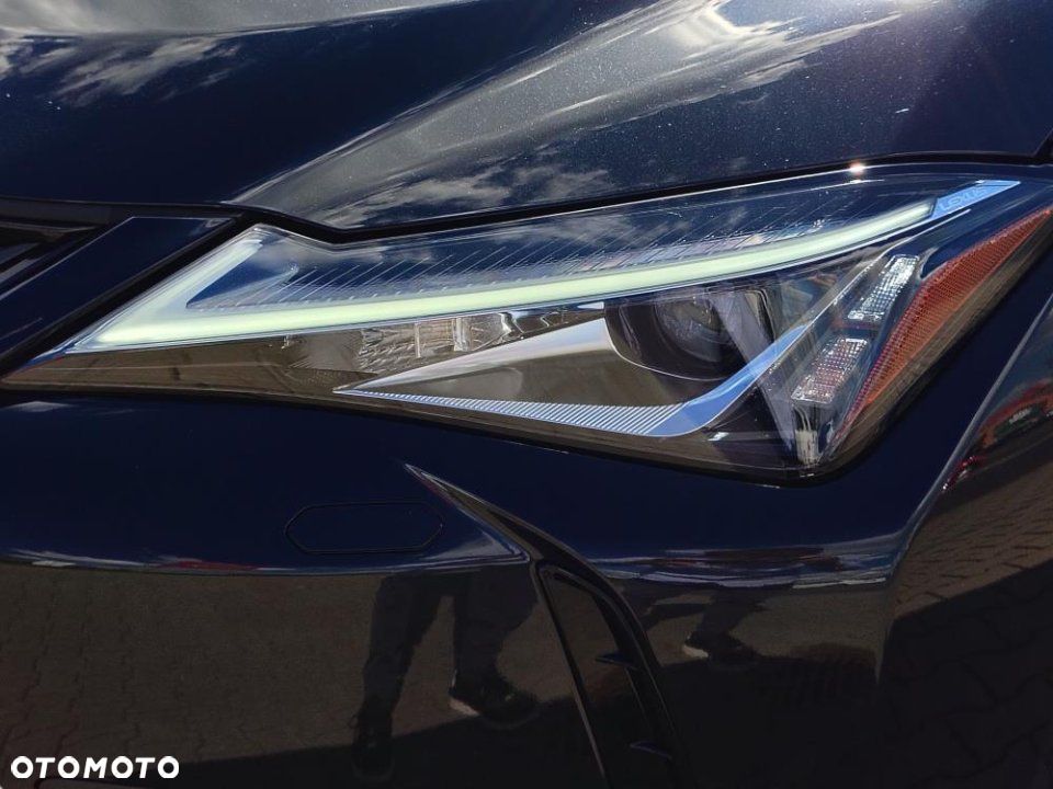 Lexus UX - 8