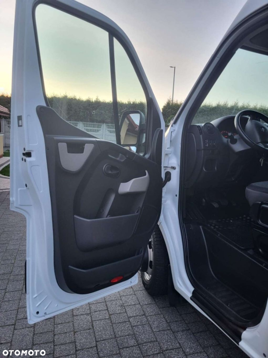 Opel Movano Max 9 osobowy - 31