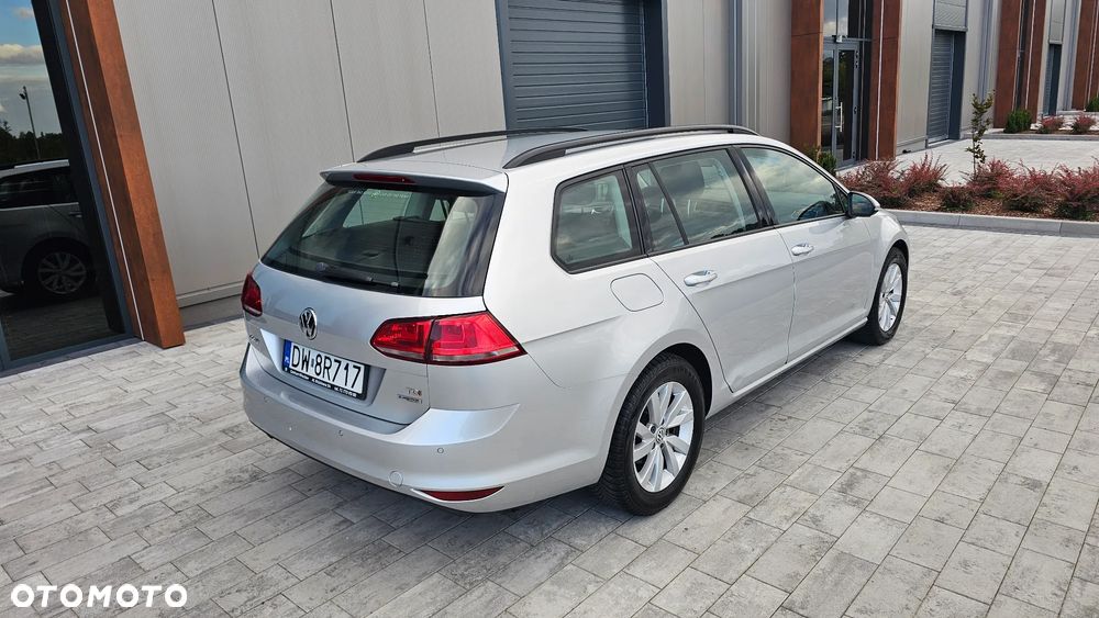 Volkswagen Golf Variant 1.6 TDI Trendline DSG - 4