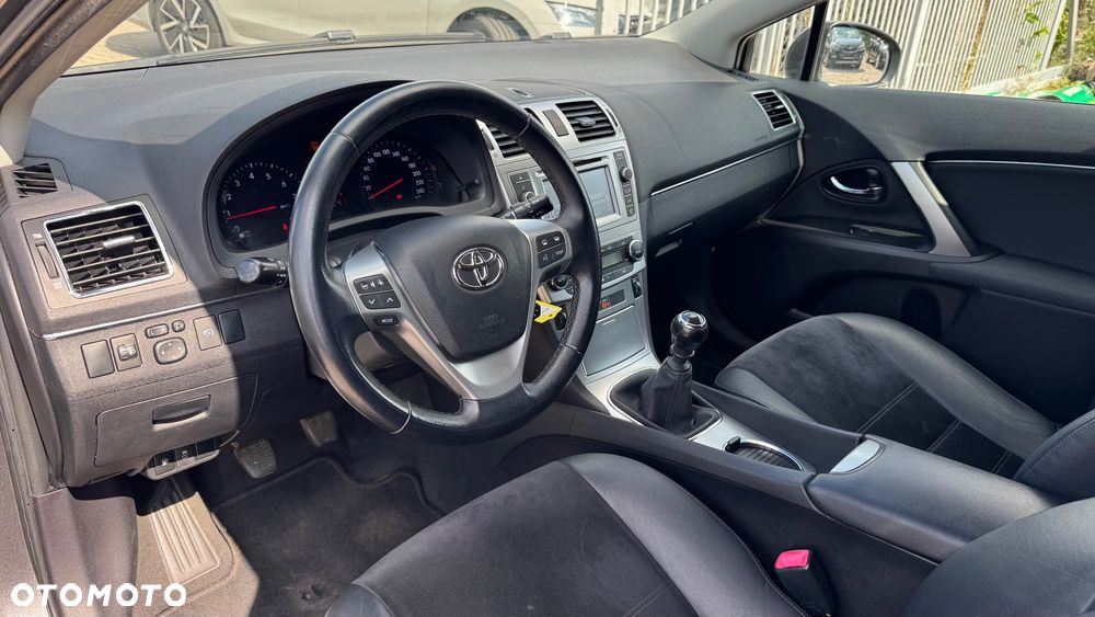 Toyota Avensis 1.8 Premium EU5 - 29