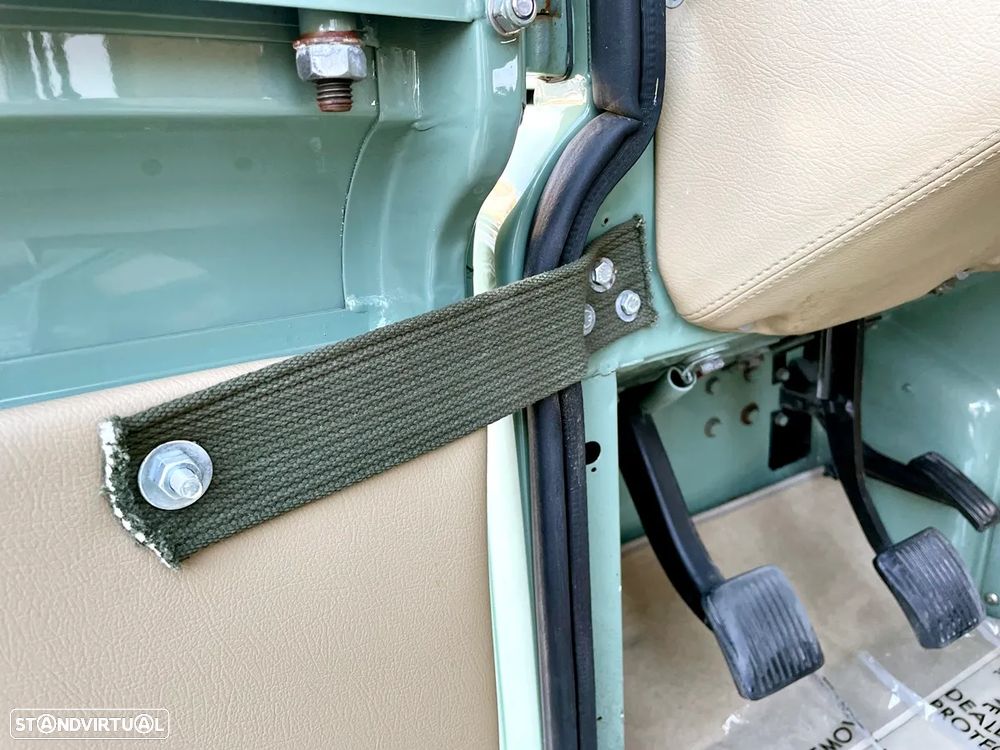Land Rover Defender 90 2.5 TDi Metal Top - 29