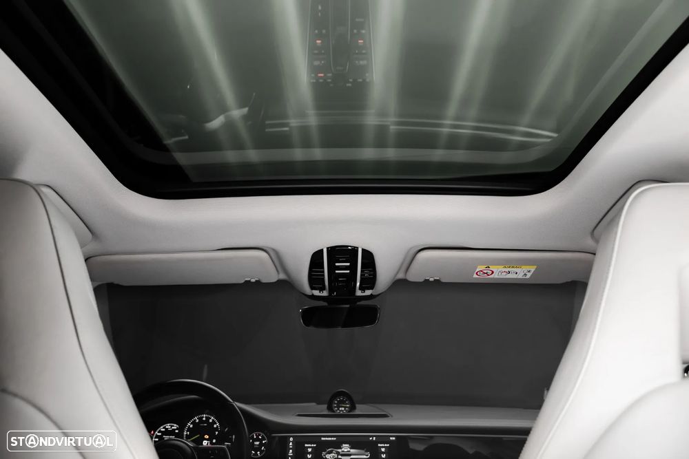 Porsche Panamera Sport Turismo 4 E-Hybrid - 30