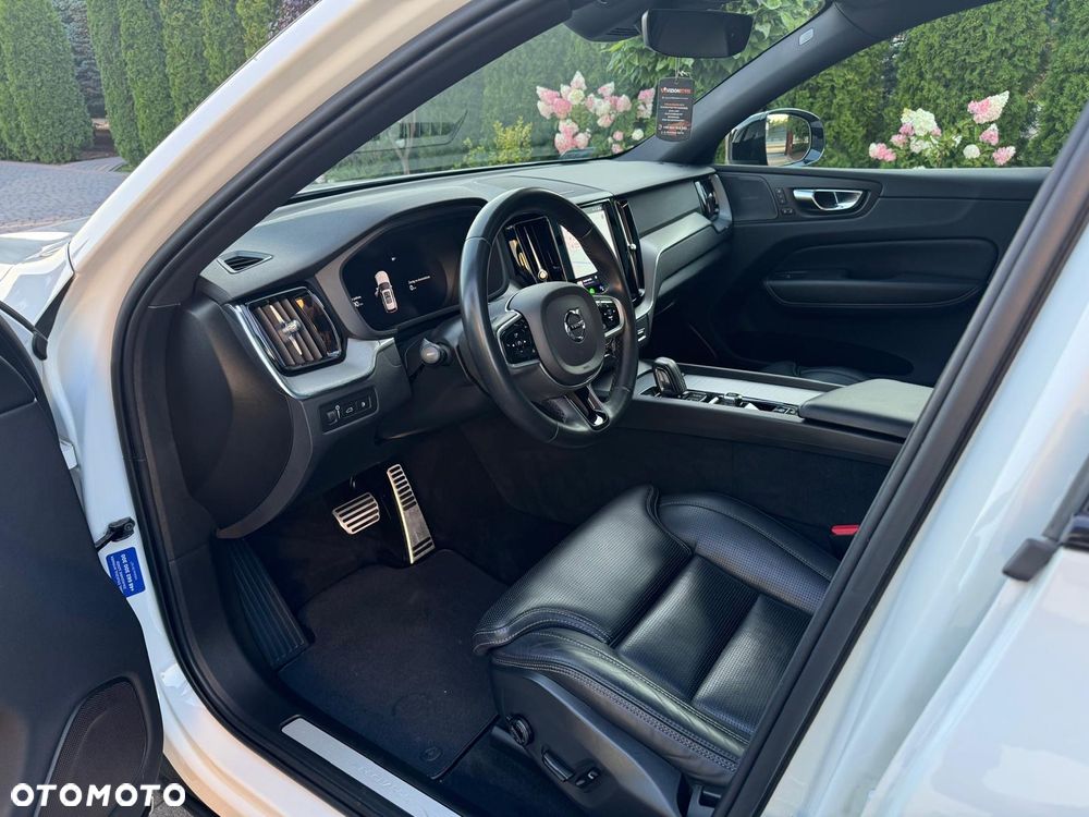 Volvo XC 60 T8 Plug-In Hybrid AWD R-Design - 33
