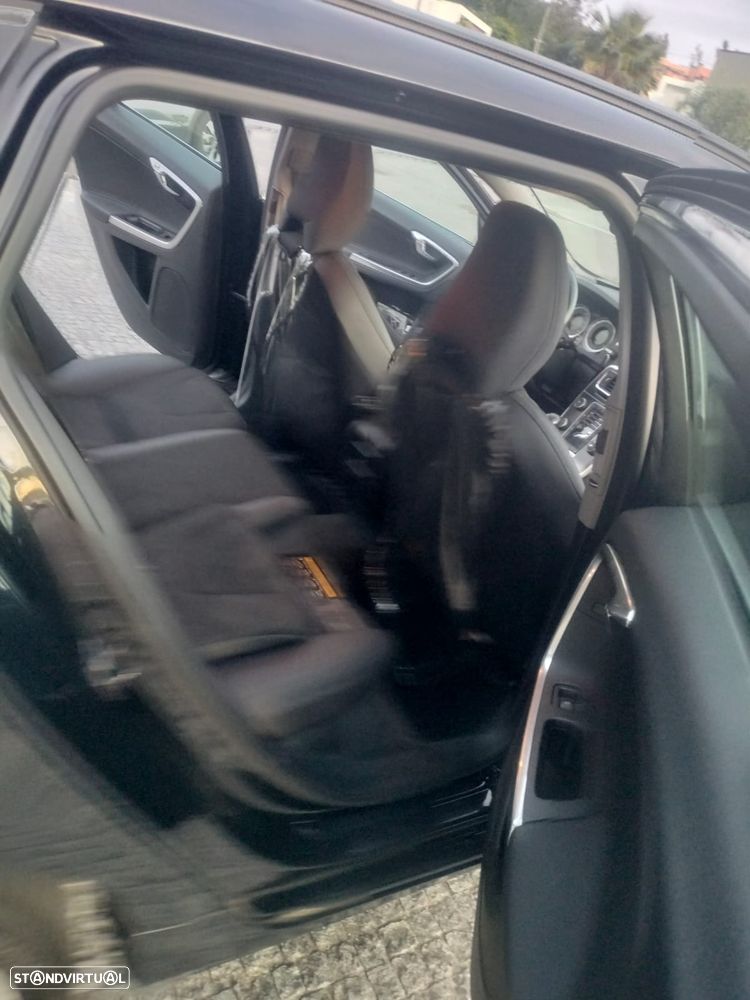 Volvo V60 1.6 D2 Drive Momentum Start/Stop - 10