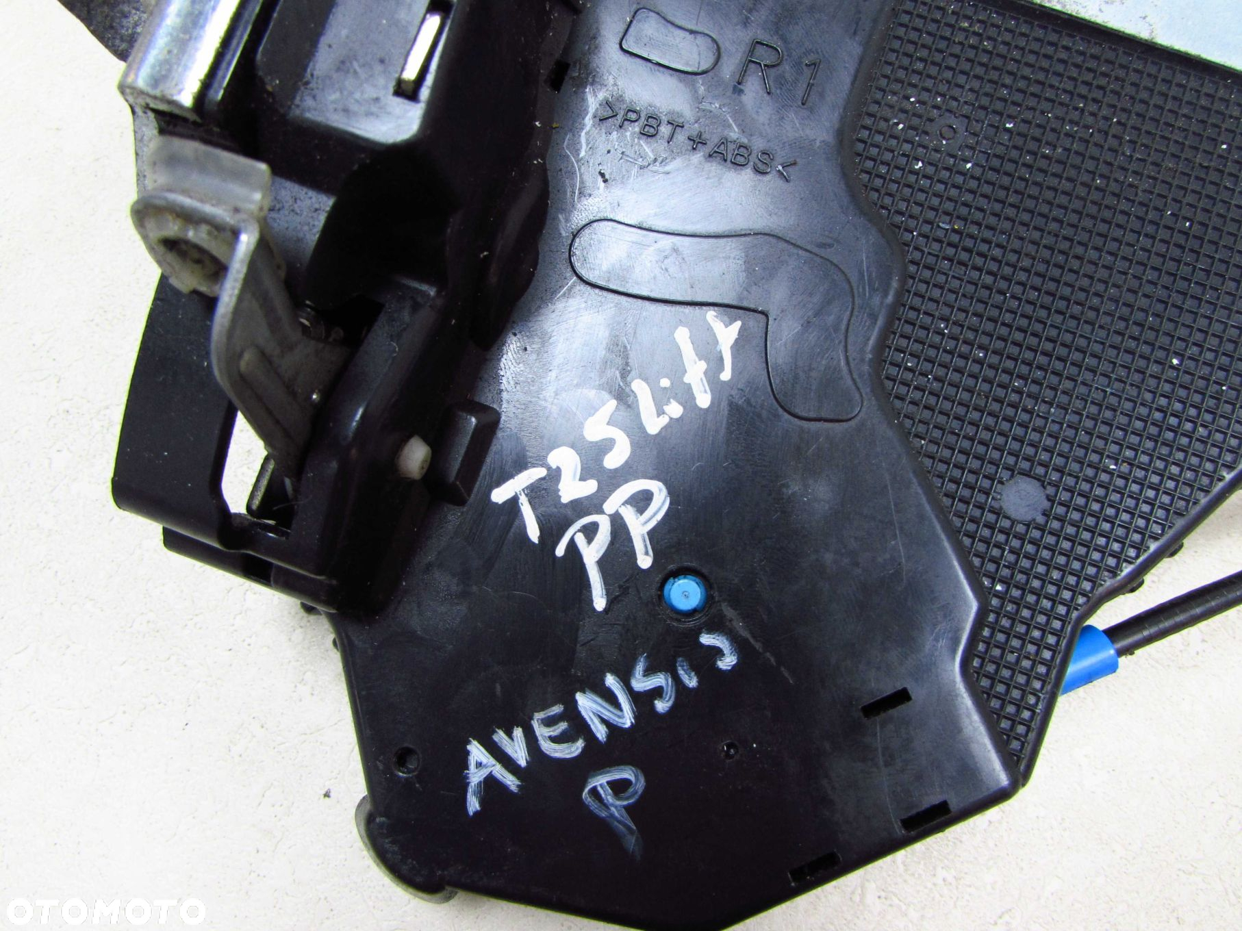 TOYOTA AVENSIS T25 03-08 ZAMEK DRZWI PRZOD PRAWY 4 PIN - 9