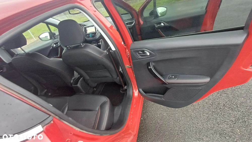 Peugeot 208 - 11