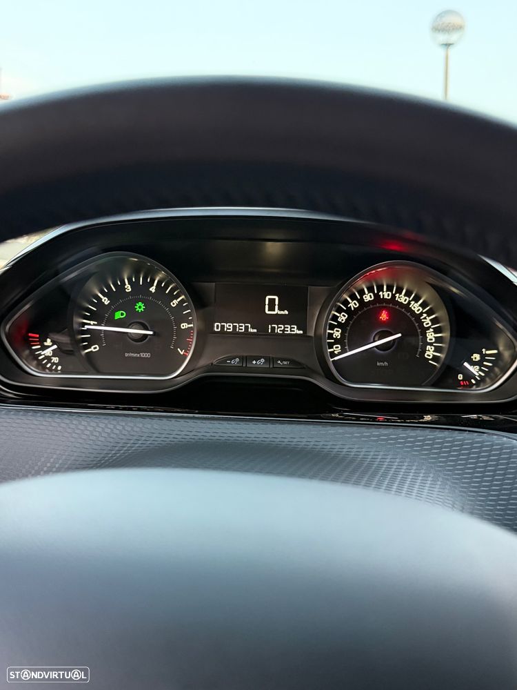 Peugeot 2008 PureTech 82 Urban Move - 27