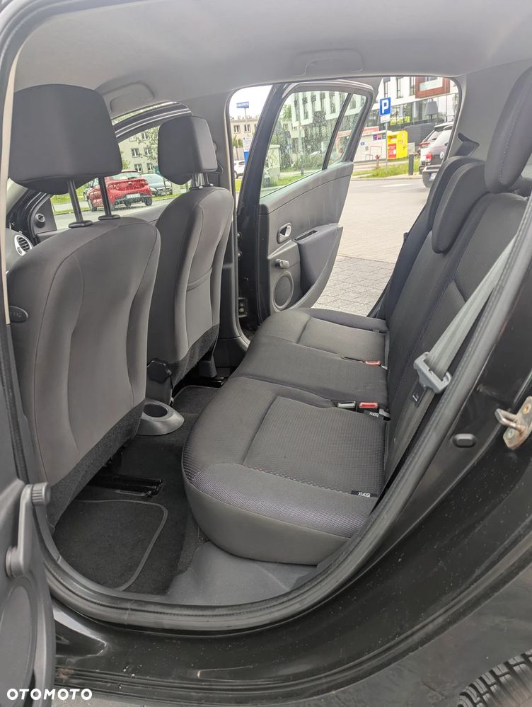 Renault Clio 1.5 dCi Extreme - 11