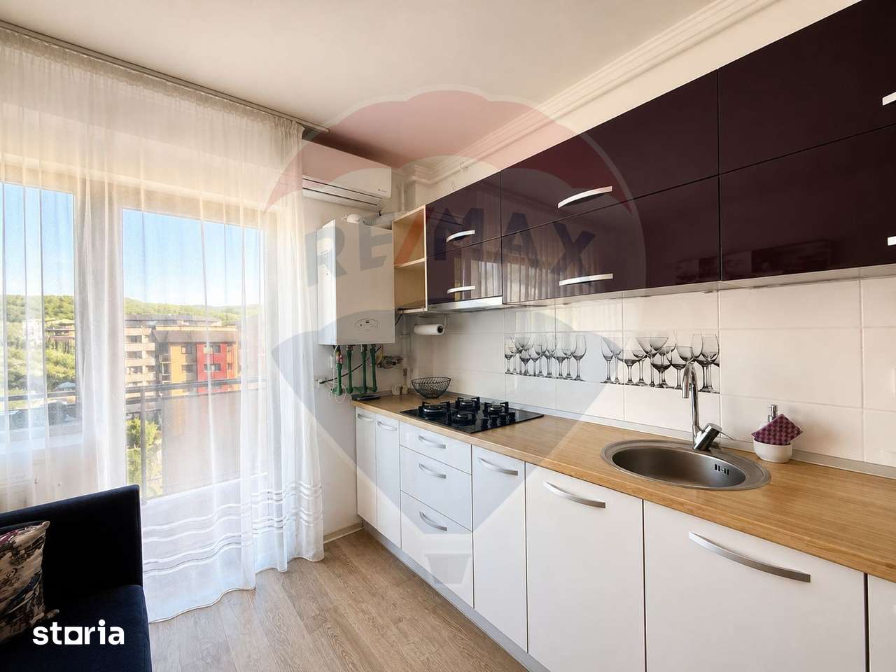 Apartament cu 3 camere de vânzare cu loc de parcare — fotografia 1