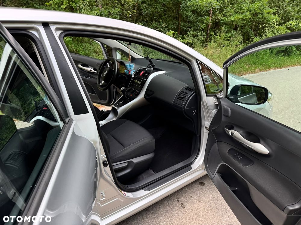 Toyota Auris - 12
